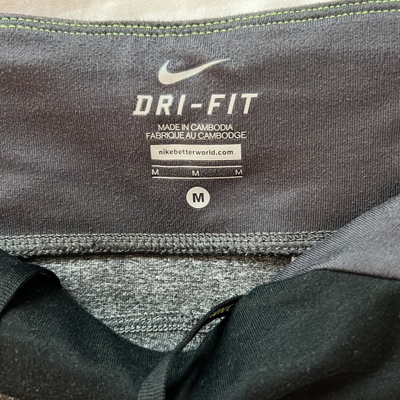 Nike Dri-Fit Tights - Picture 2 of 3